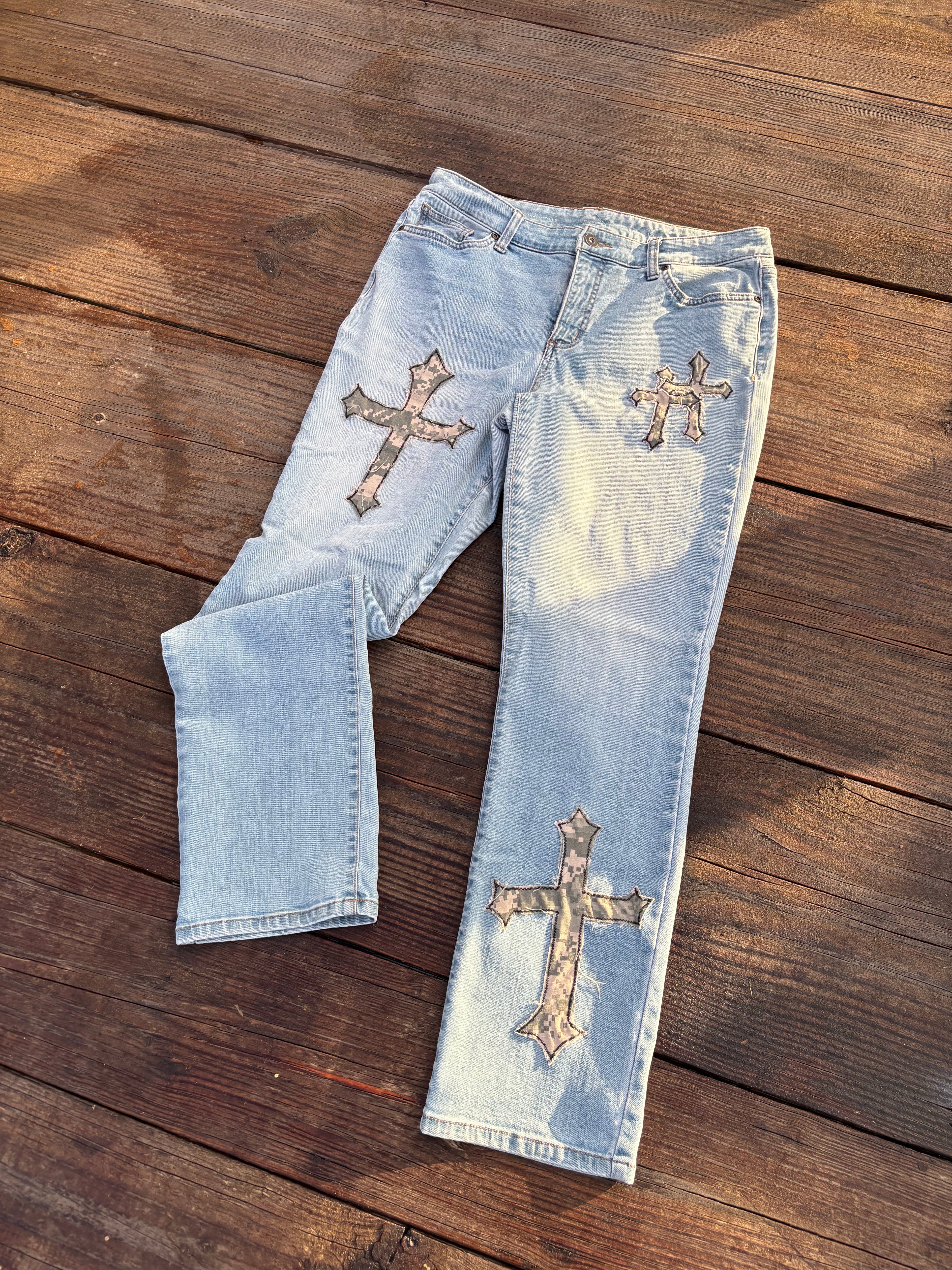 1 of ⇂ CAMO CROSSES JEANS