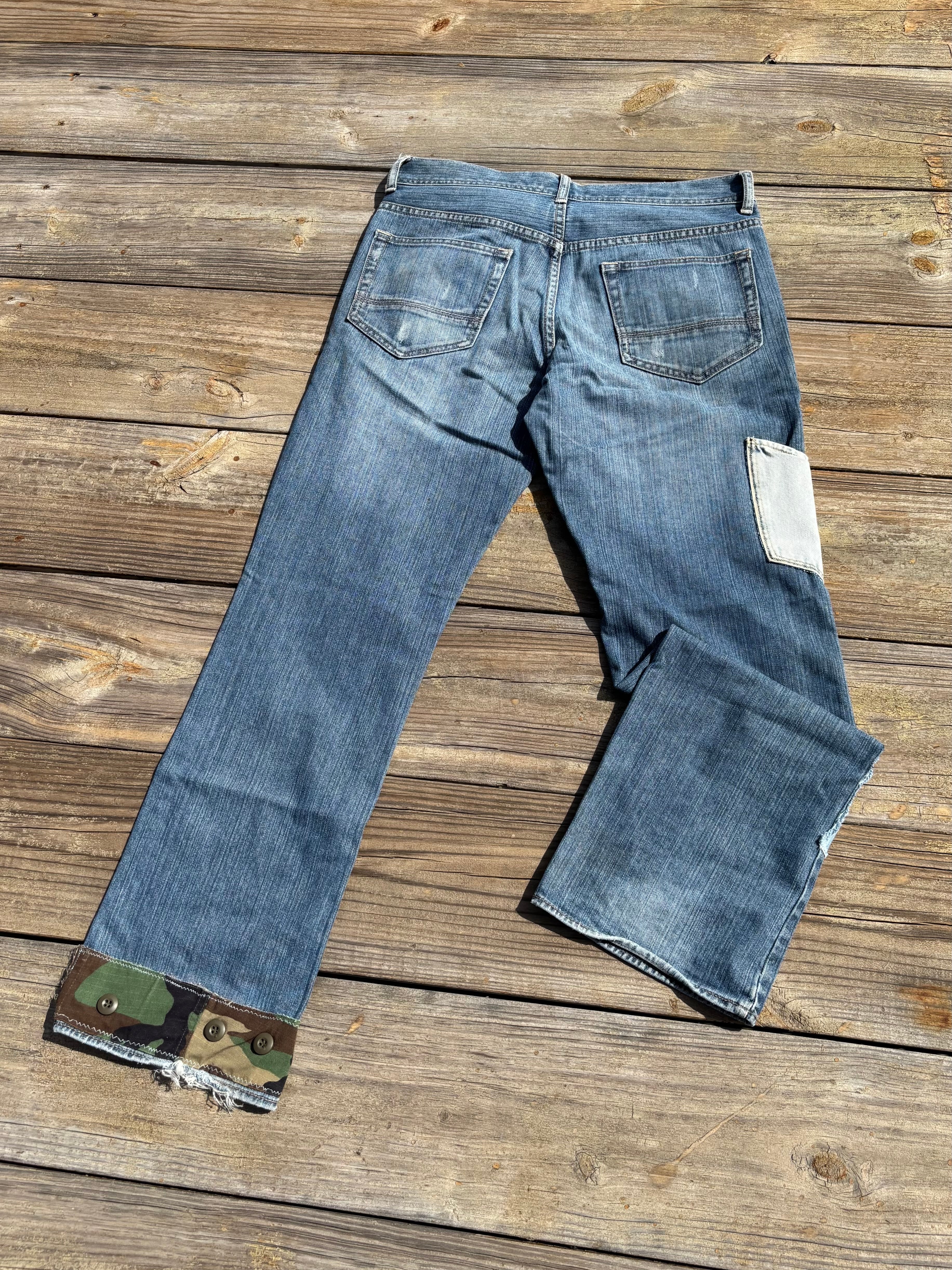 1 of ⇂ CANVA JEANS